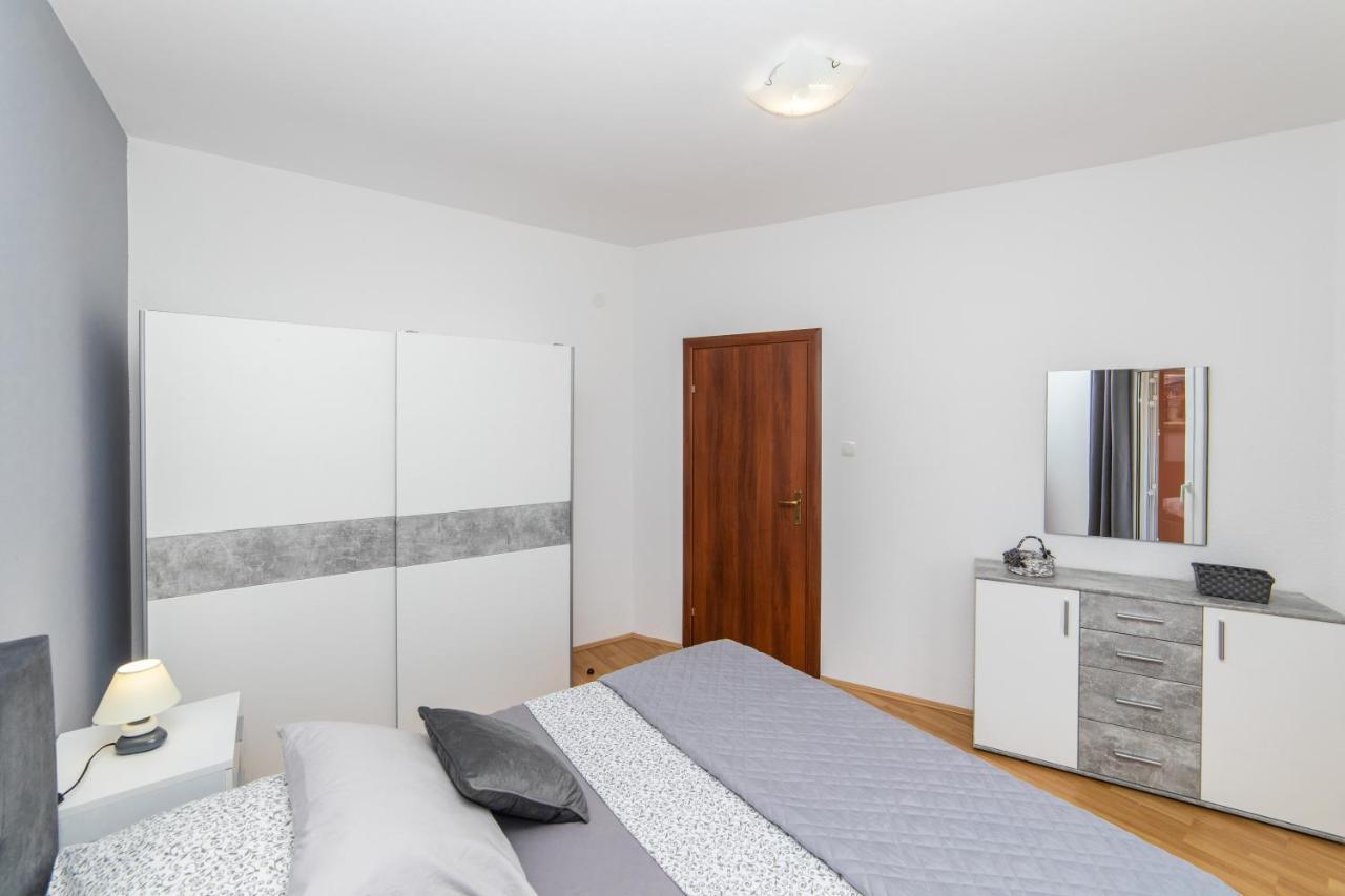 Apartmani Lile Gradac  Bagian luar foto