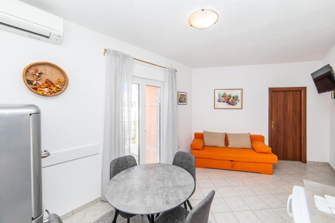 Apartmani Lile Gradac  Bagian luar foto