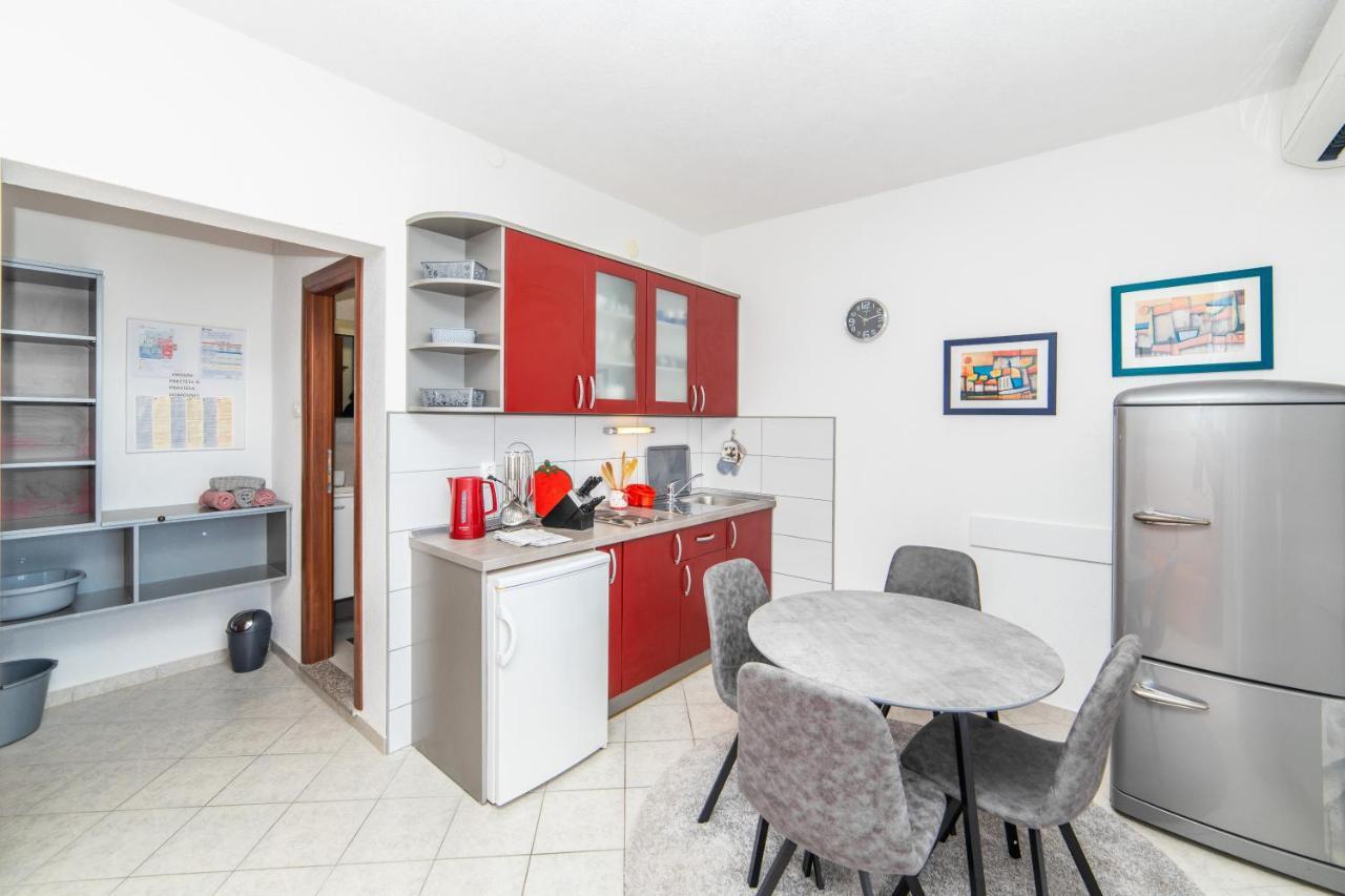 Apartmani Lile Gradac  Bagian luar foto